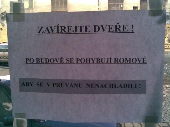 zavirejte_dvere